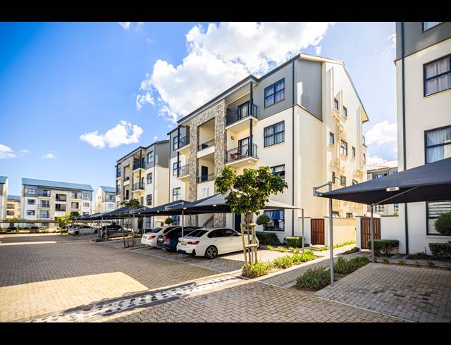 3 BEDROOM APARTMENT FOR SALE IN SANDOWN